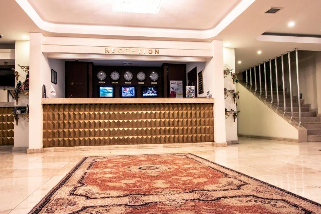 Global Express Baku Exterior photo